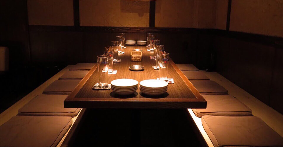 最大10名座れる掘りごたつ席